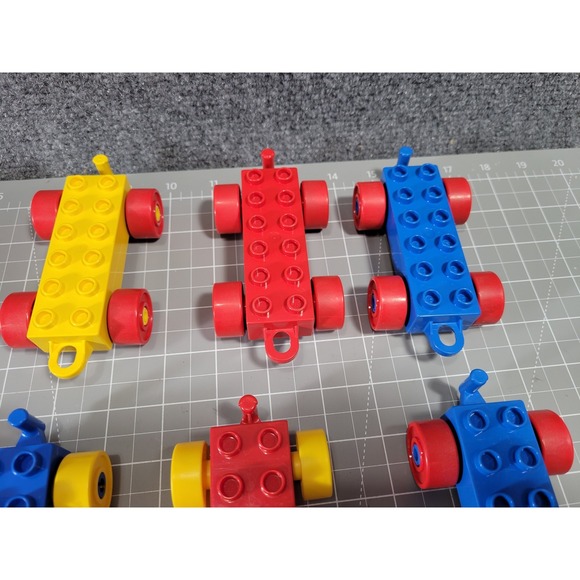 LEGO Duplo Lot of 10 Train Car Train Bases Red Yellow Blue Black Wheels - Picture 3 of 7